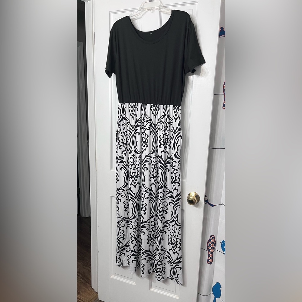 Black and White Printed Maxi XXL
